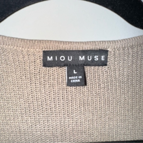Mini Muse Tan Button-Front Tank Top Vest - Picture 2 of 3